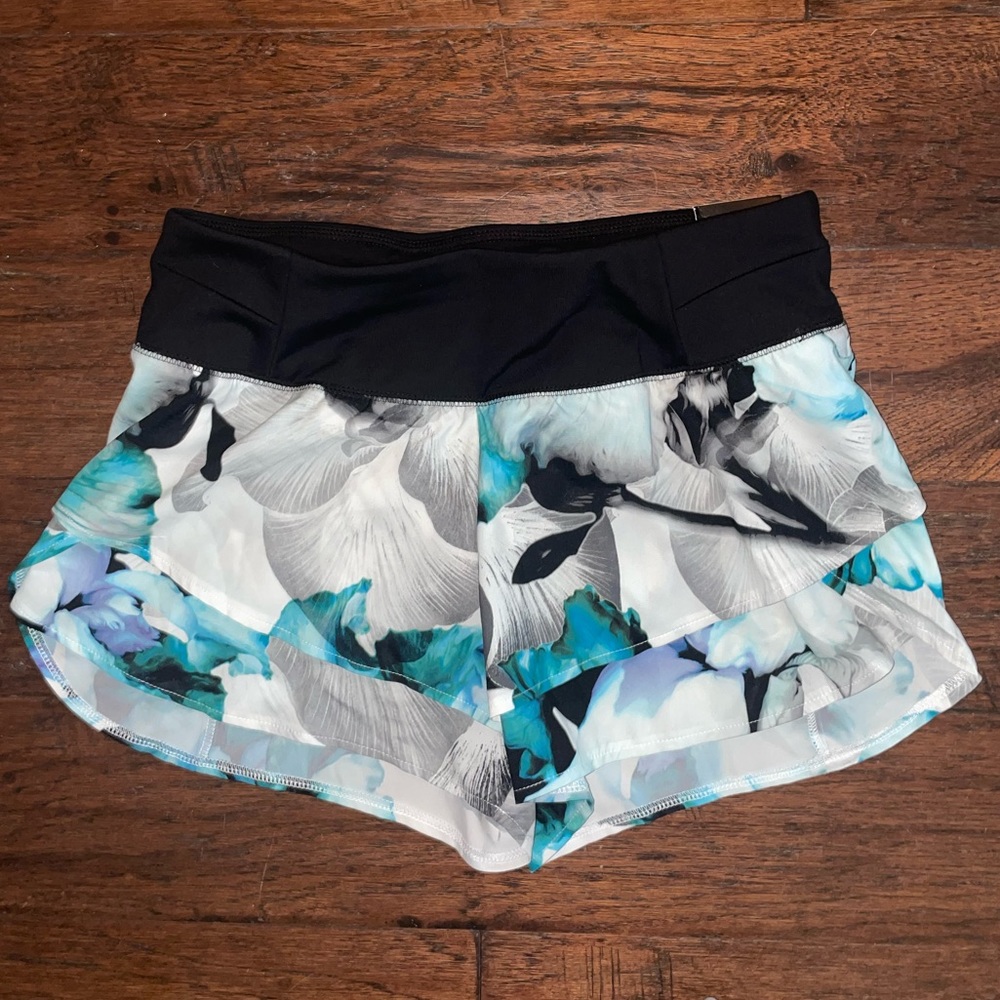 CALIA Mid Rise Short